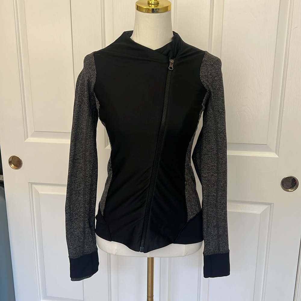 Lululemon Athletica Bhakti yoga jacket